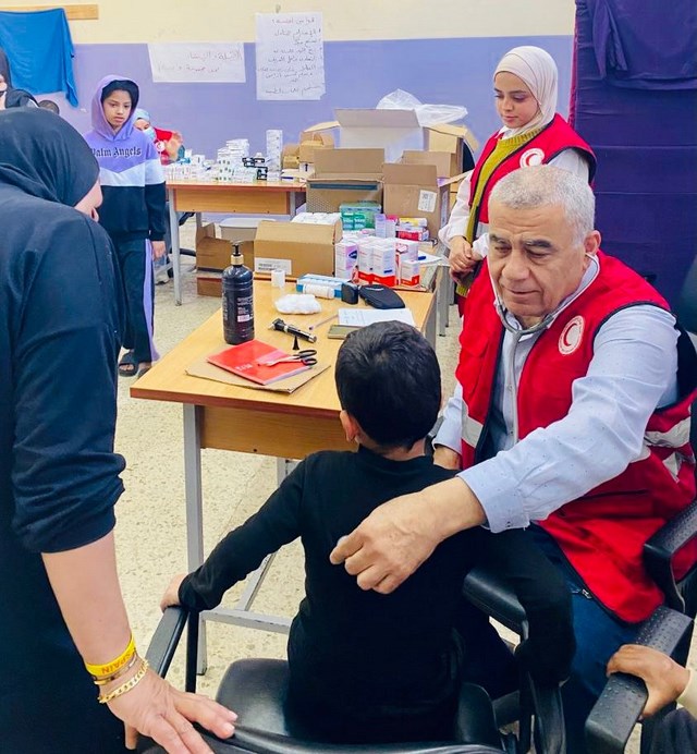 جمعية الهلال الأحمر الفلسطيني – إقليم لبنان تنظّم يوماً طبياً متكاملاً للنازحين في مدرسة رفيديا - صيدا (خبر + 4 صور)